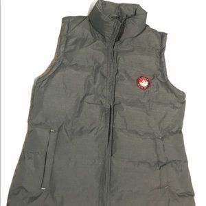 Women’s Canada Weather Gear Vest size Medium